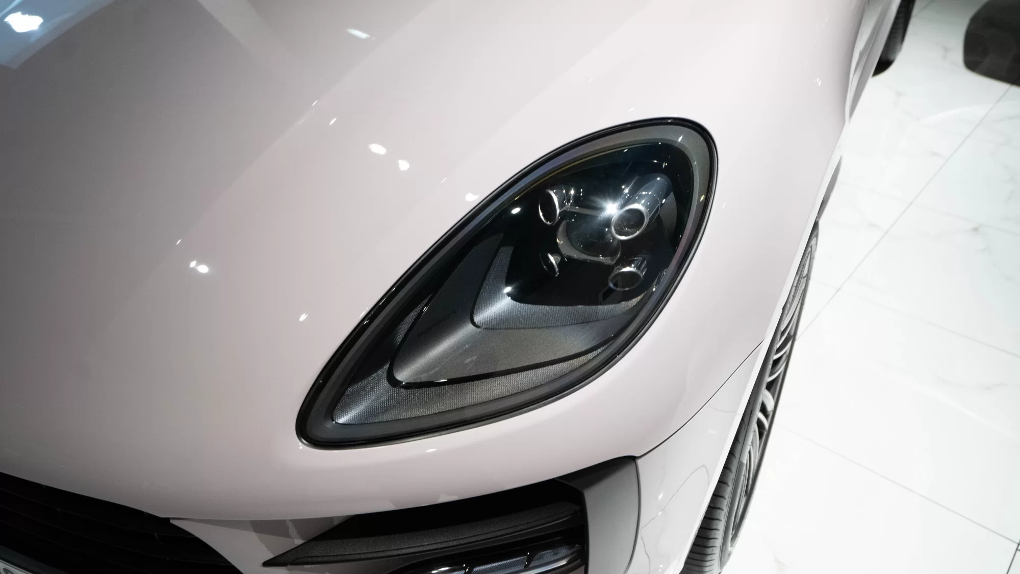 Peelable Paint Color Change for Porsche Macan | DEIZ GARAGE Peelable Paint Color Change for Porsche Macan | DEIZ GARAGE