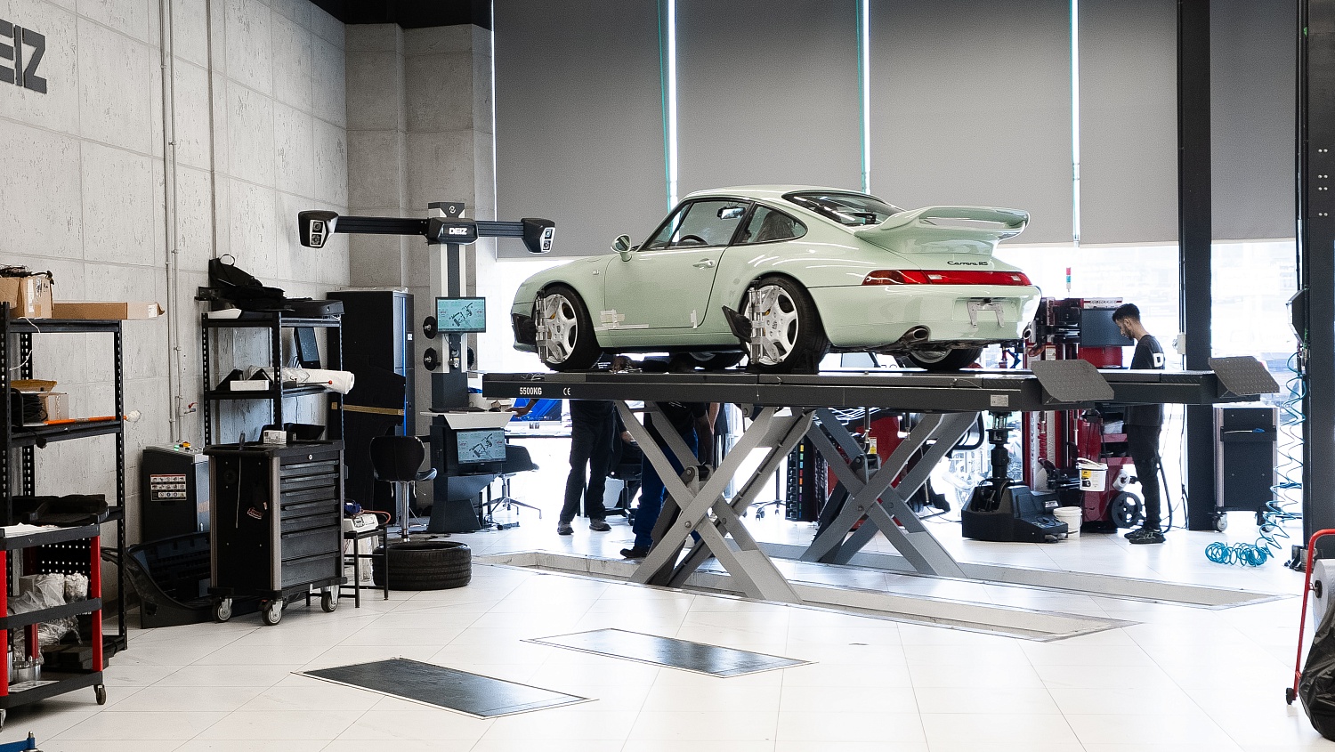 Porsche 911 Carrera Sound Insulation — Comfort Without Compromise