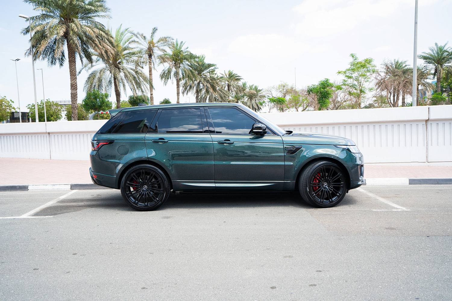 Bespoke Range Rover Paint — When the Client Doesn’t Know the Color Yet