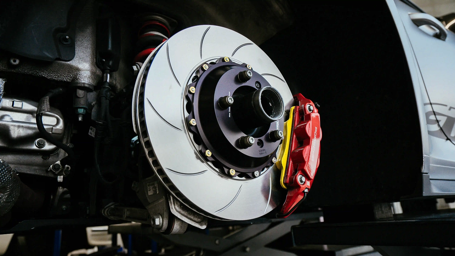 Porsche 911 GT3 RS 992 Brakes and Suspension Setup Project | DEIZ GARAGE