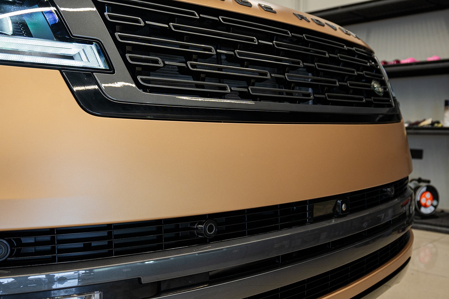 Custom Range Rover Repaint — Bespoke Color Development Without Compromise