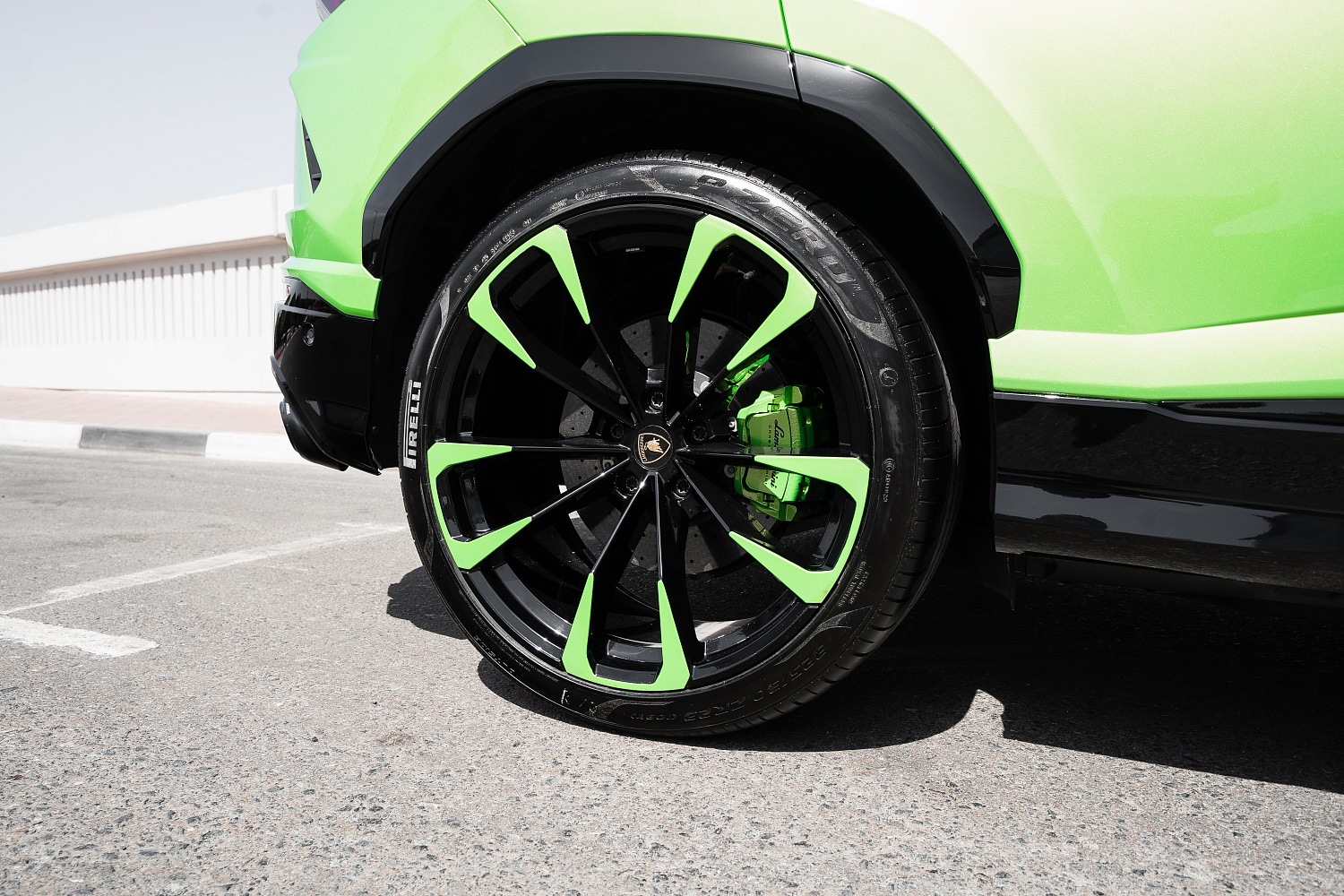 Color-Shifting Peelable Paint for Lamborghini Urus