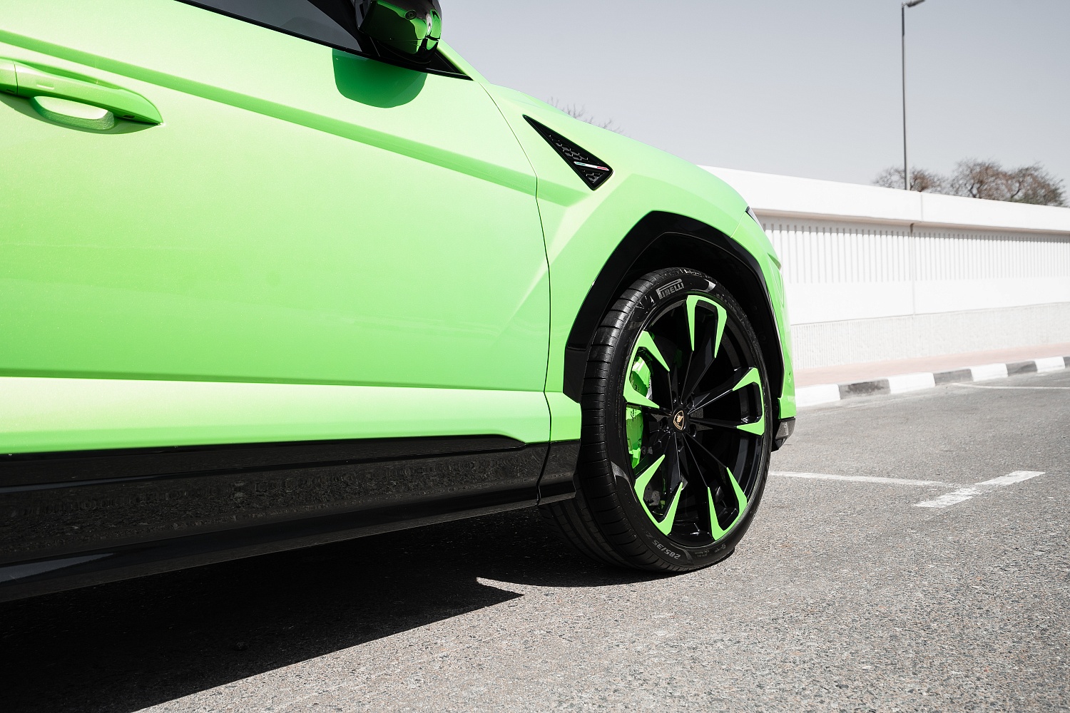 Color-Shifting Peelable Paint for Lamborghini Urus