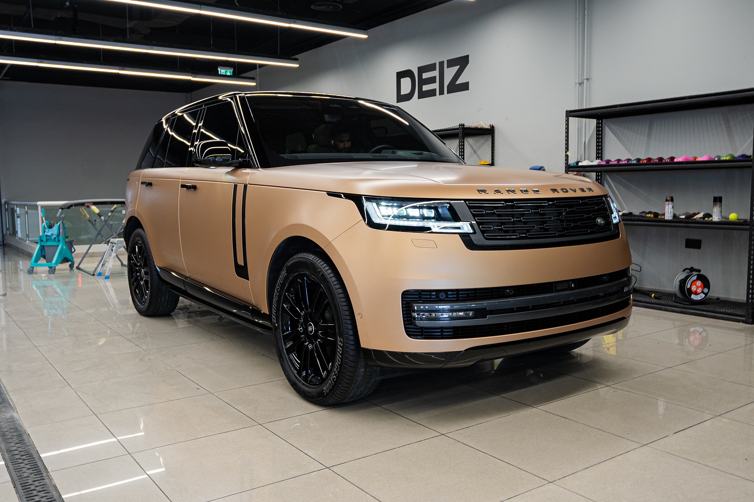 Custom Range Rover Repaint — Bespoke Color Development Without Compromise