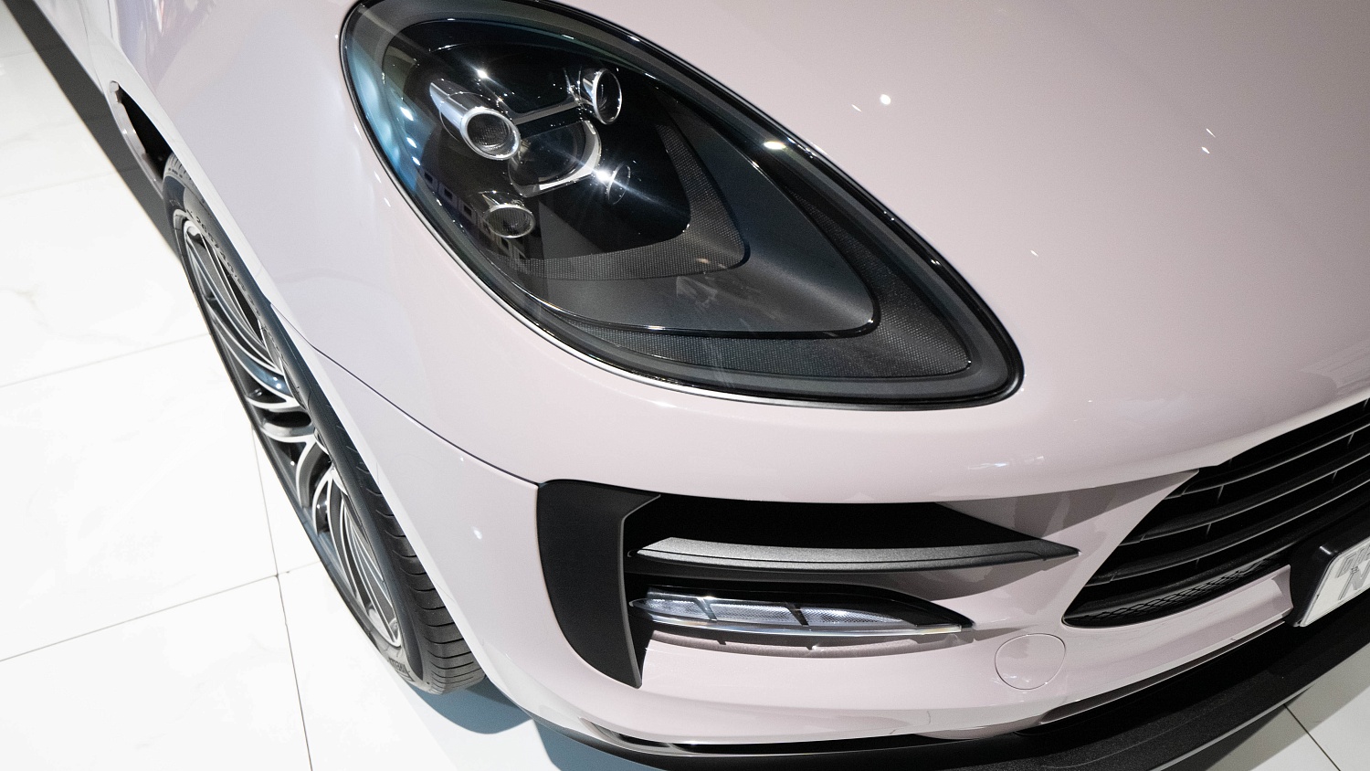 Peelable Paint Color Change for Porsche Macan