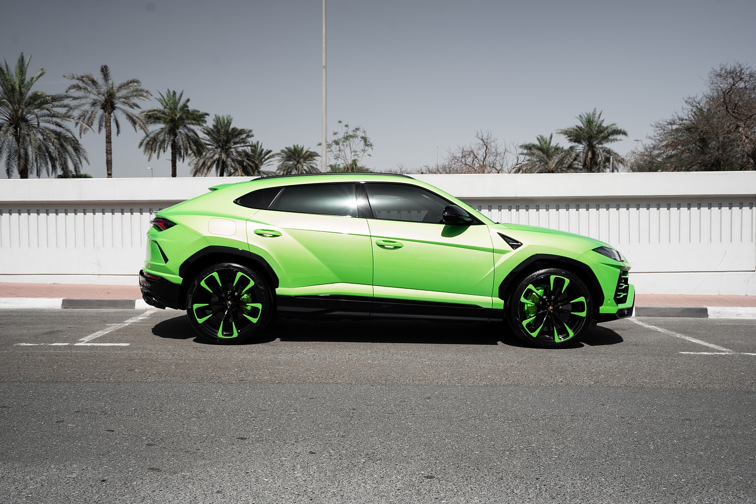 Color-Shifting Peelable Paint for Lamborghini Urus