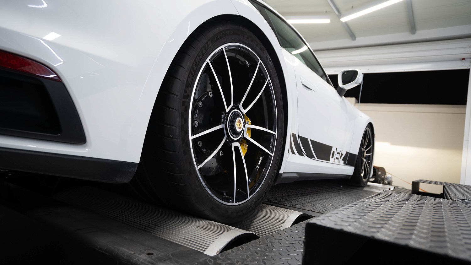Porsche 911 Turbo S (992) Stage 1+ Track Setup