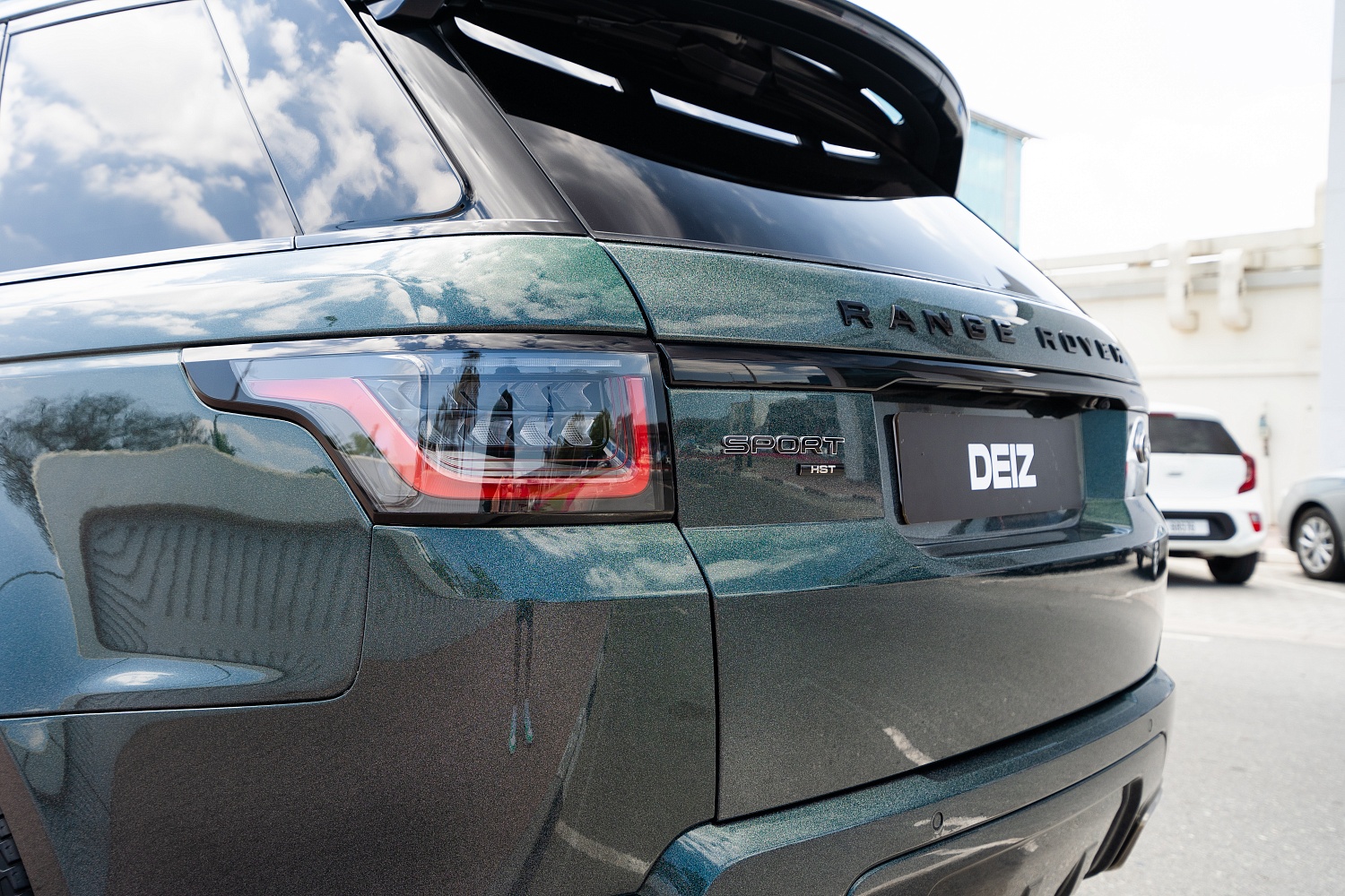 Bespoke Range Rover Paint — When the Client Doesn’t Know the Color Yet