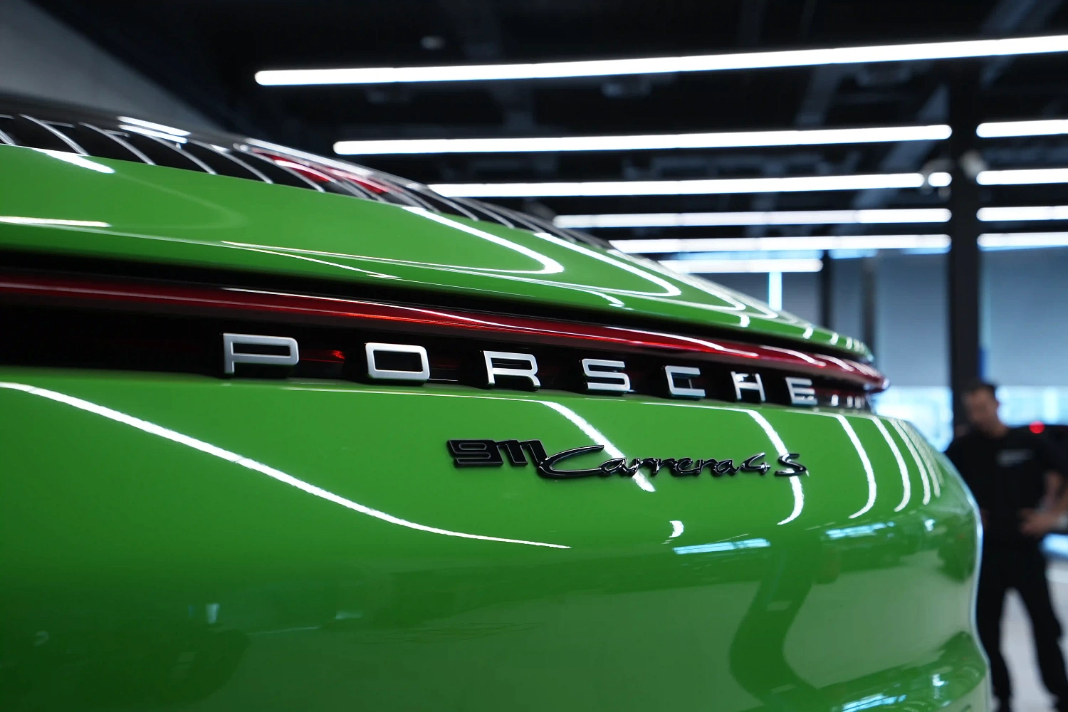 Porsche 911 Carrera 4S Tire Upgrade Project | DEIZ GARAGE